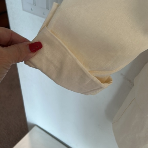 Sofia Vergsrs Women’s Double Vested Cream Blazer
NWOT- never been worn
Size XL - Picture 4 of 8